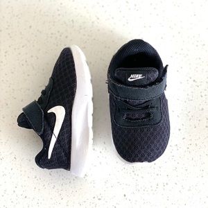 Nike Toddler Shoes Baby Toddler Nike Shoes size 4